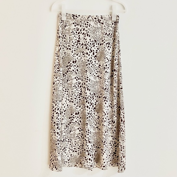 Wilfred Midi Satin Slip Skirt 2 - Picture 3 of 7